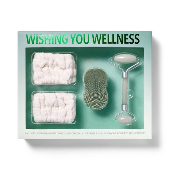 NEW Skincare Tool Gift Set - 4ct - Jade Roller, Exfoliating Scrubber, Wristbands - Picture 1 of 3